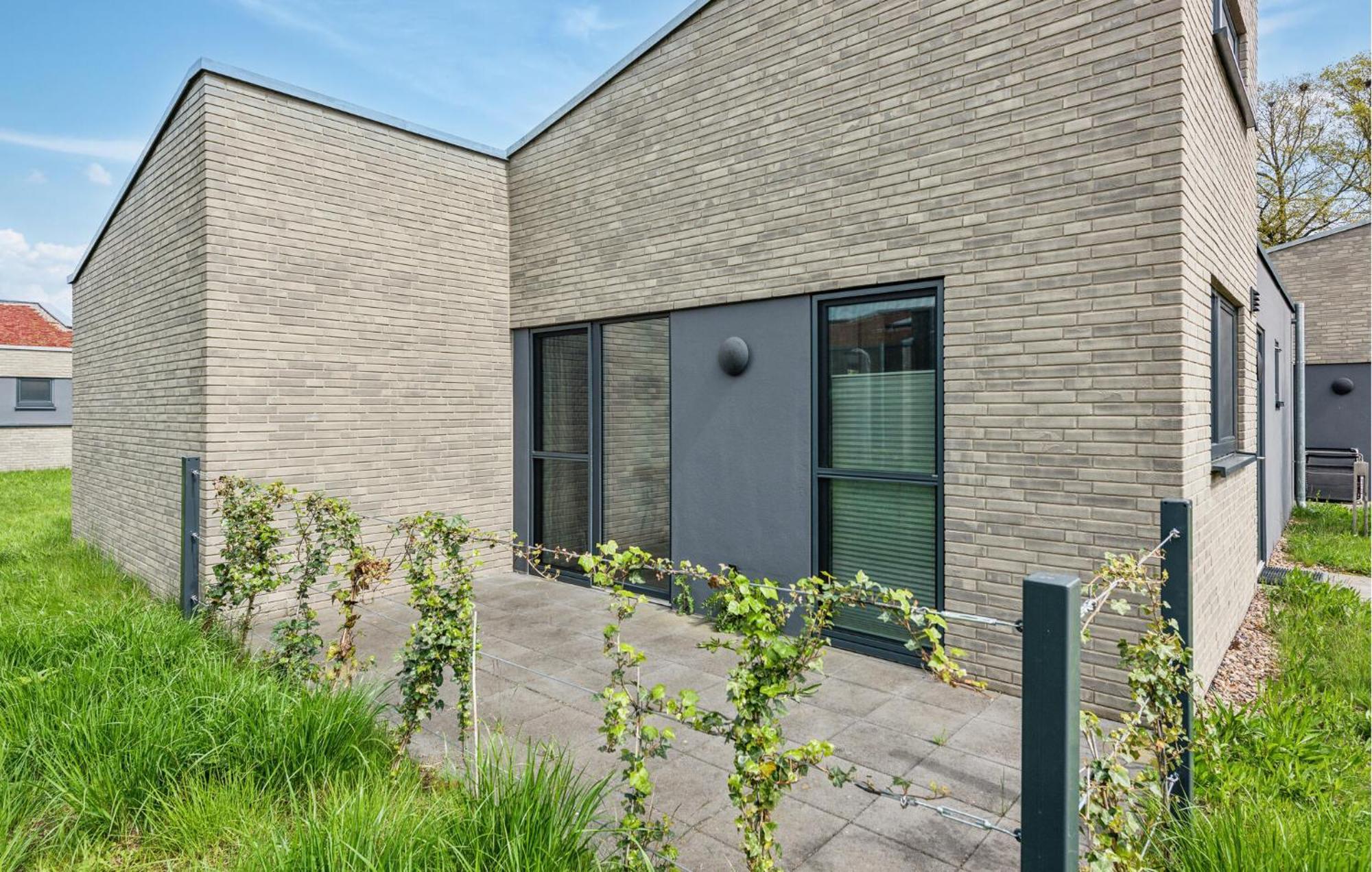 Amazing Home In Lembruch-Duemmer See With Kitchen Exterior foto